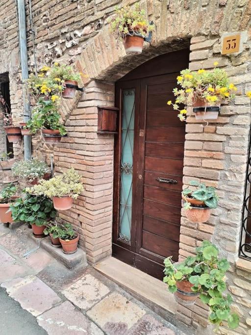 Appartamento Nonna Milde Asís Exterior foto